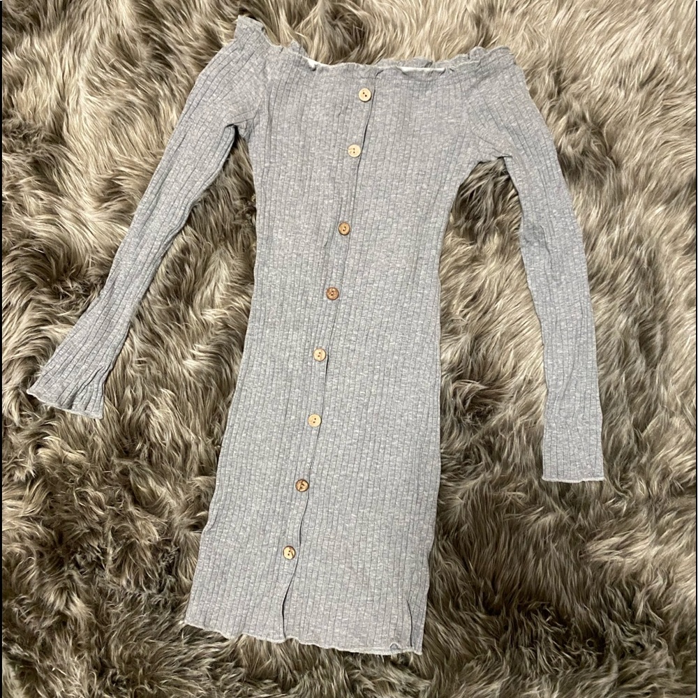 Off shoulder long sleeve dress